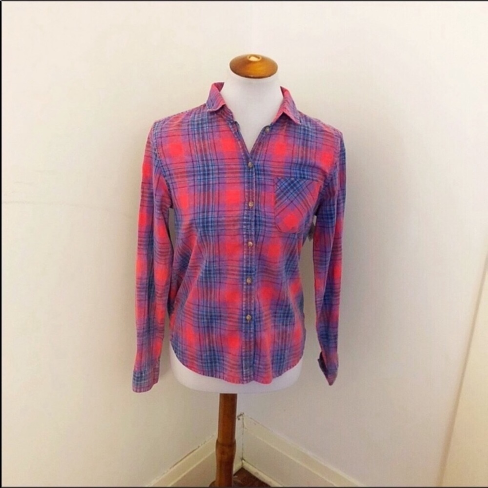 American Eagle pink blue plaid button Up shirt s